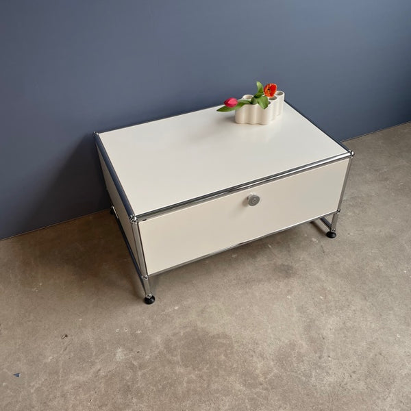 USM Haller - Lowboard - weiß