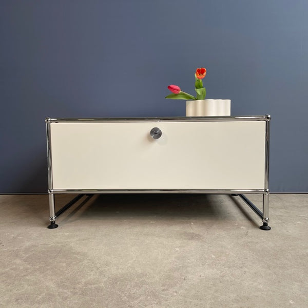 USM Haller - Lowboard - weiß - gebrauchter TOP Zustand