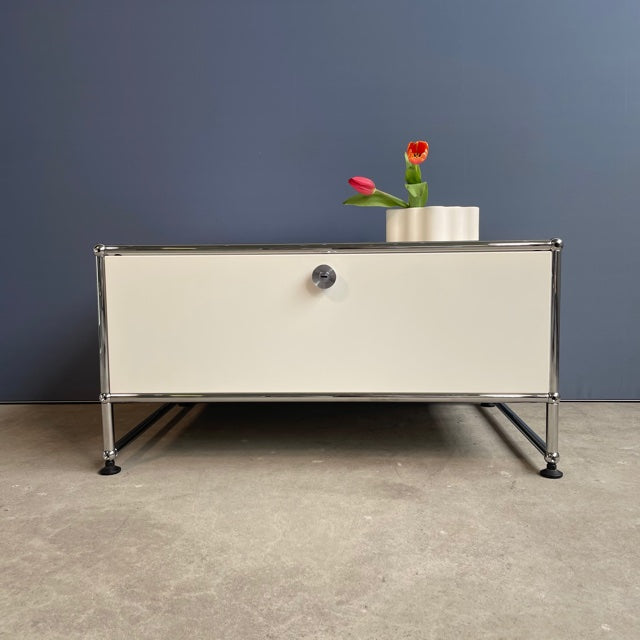 USM Haller - Lowboard - weiß