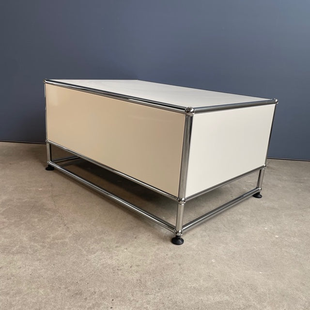 USM Haller - Lowboard - weiß