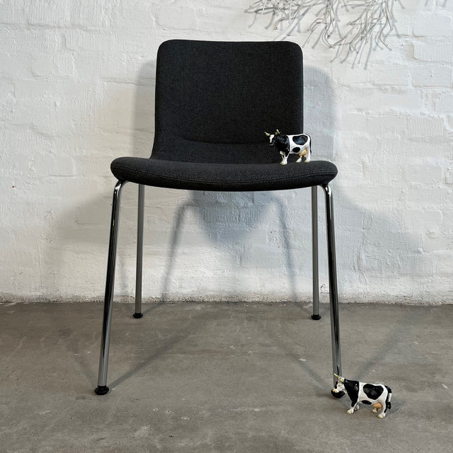 Vitra HAL Soft Tube – gepolsterter Stuhl in Carbon/schwarz