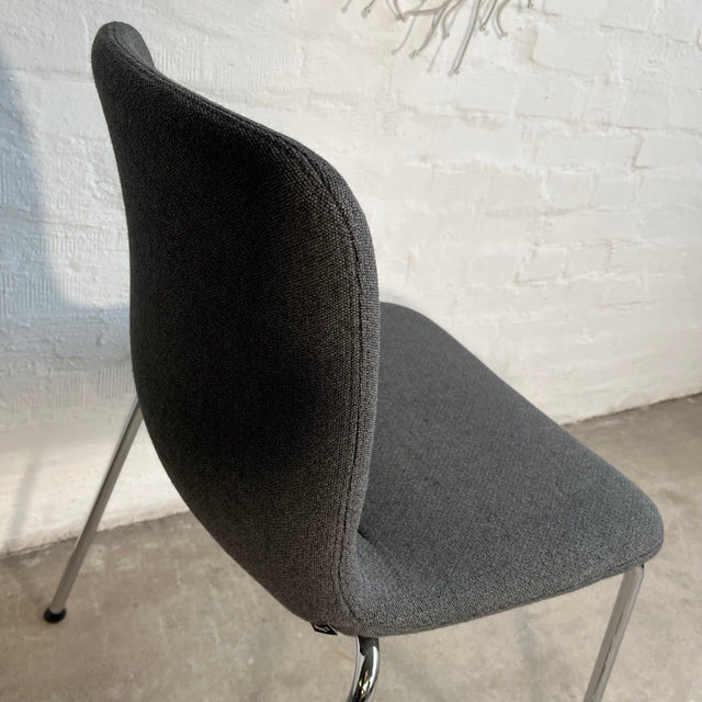 Vitra HAL Soft Tube – gepolsterter Stuhl in Carbon/schwarz