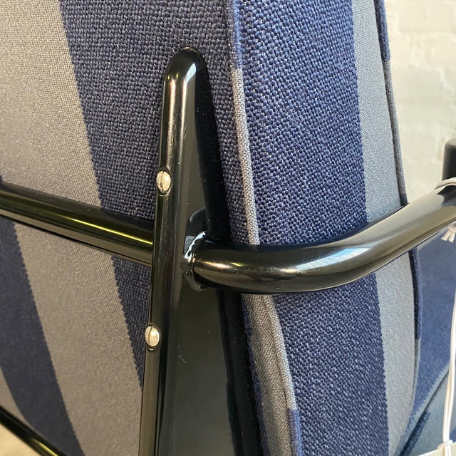 Vitra Fauteuil de Salon Sessel in blau-grau gestreift