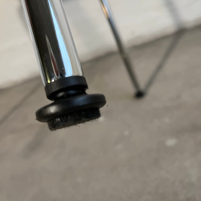 Vitra HAL Soft Tube – gepolsterter Stuhl in Carbon/schwarz