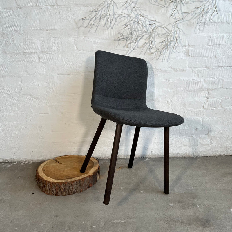 Vitra HAL Soft Wood – gepolsterter Stuhl in schwarz