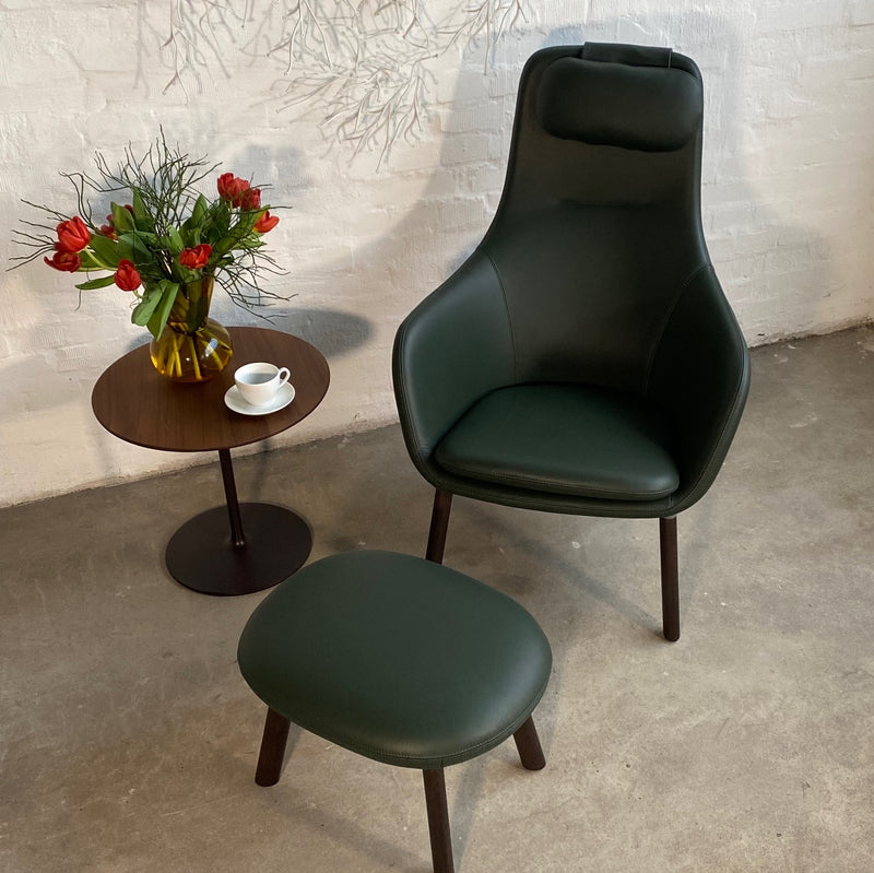 Vitra HAL Lounge Chair & Hocker in Jade-farbenem Leder