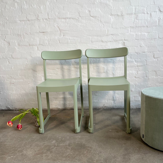 Artek Artelier Chair in Buche grün lackiert