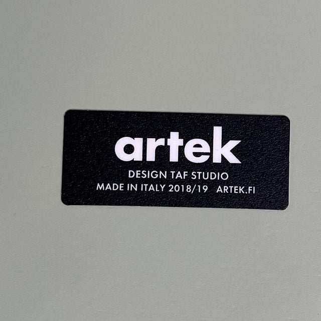 Artek Artelier Chair in Buche grün lackiert