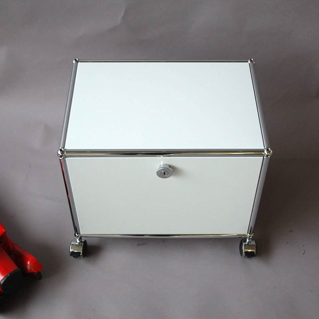 USM Haller - Nachtschränkchen - lichtgrau