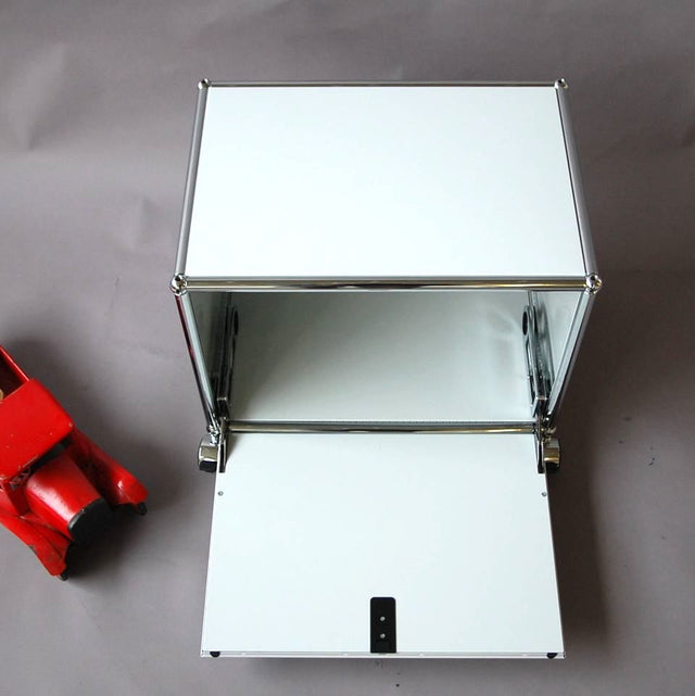 USM Haller - Nachtschränkchen - lichtgrau