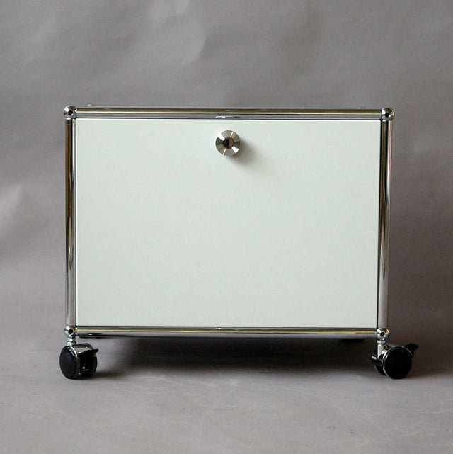 USM Haller - Nachtschränkchen - lichtgrau