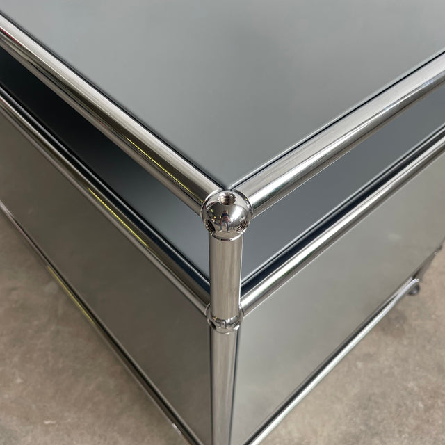 USM Haller - Lowboard - mittelgrau