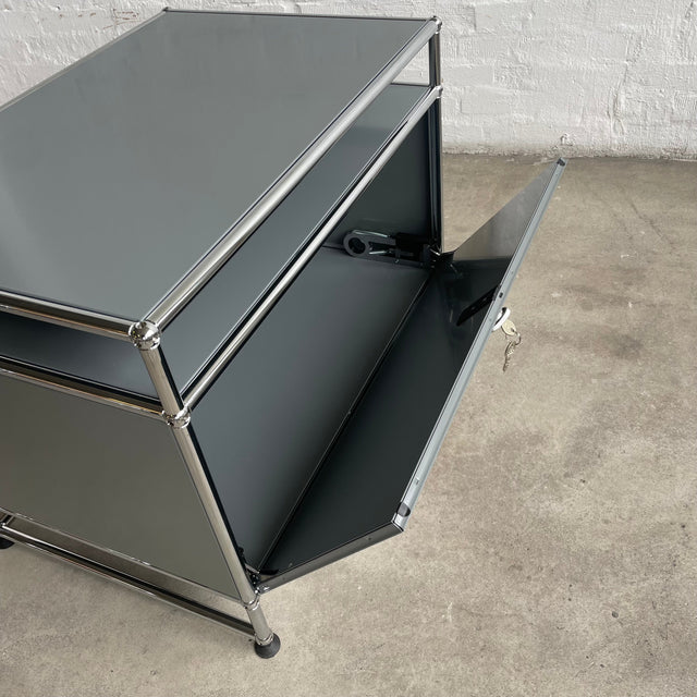 USM Haller - Lowboard - mittelgrau