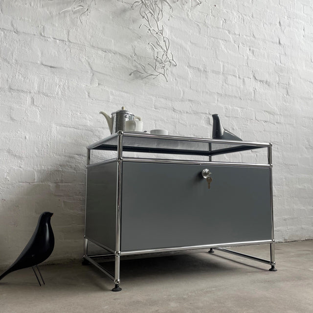 USM Haller - Lowboard - mittelgrau