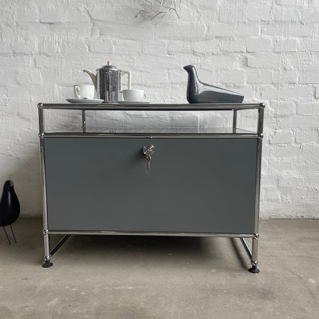 USM Haller - Lowboard - mittelgrau