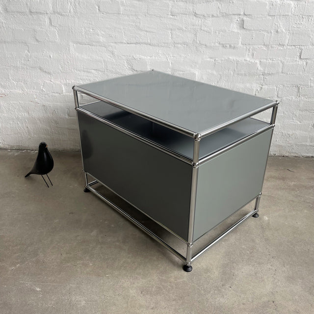 USM Haller - Lowboard - mittelgrau